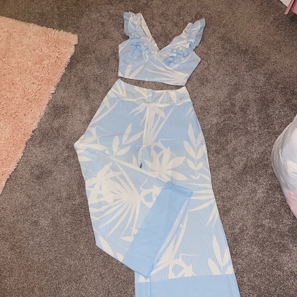 beautiful set of pants - Picture 2 of 2